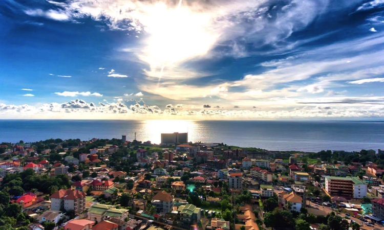 Sewa pejabat di Conakry