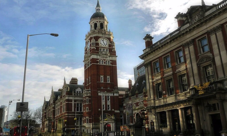 Sewa pejabat di Croydon