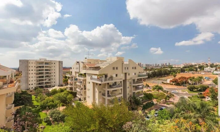 Sewa pejabat di Kefar Sava