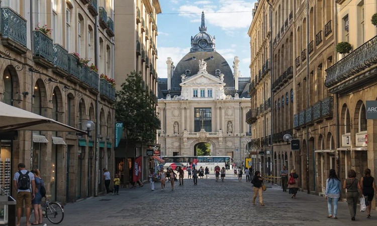 Sewa pejabat di Rennes