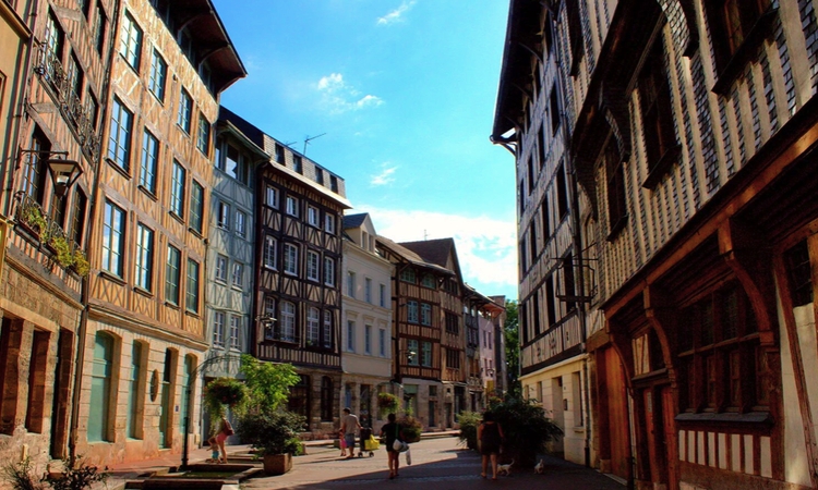 Sewa pejabat di Rouen