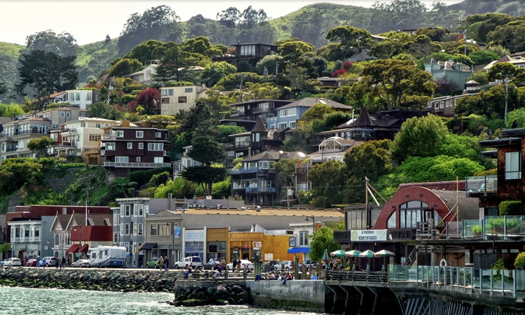 Sewa pejabat di Sausalito