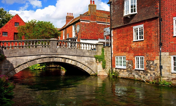 Sewa pejabat di Winchester