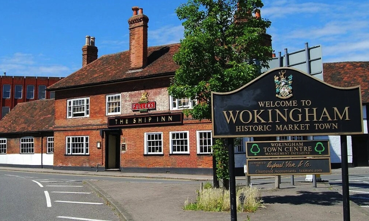 Sewa pejabat di Wokingham
