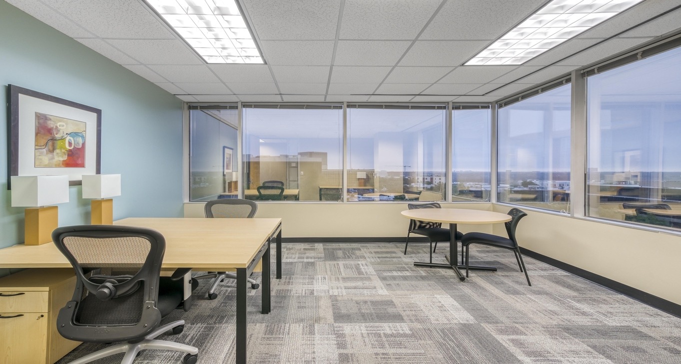 Rent office 10000 North Central — photo 3
