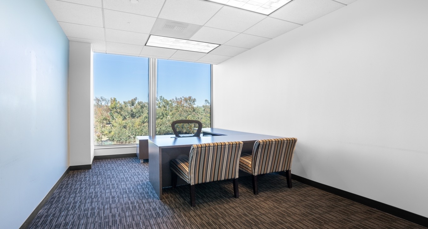 Rent office 10100 Santa Monica Boulevard — photo 3