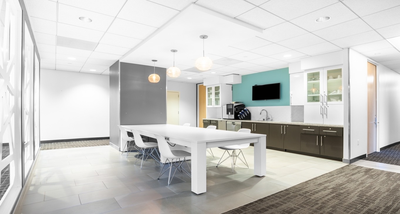 Rent office 10100 Santa Monica Boulevard — photo 4