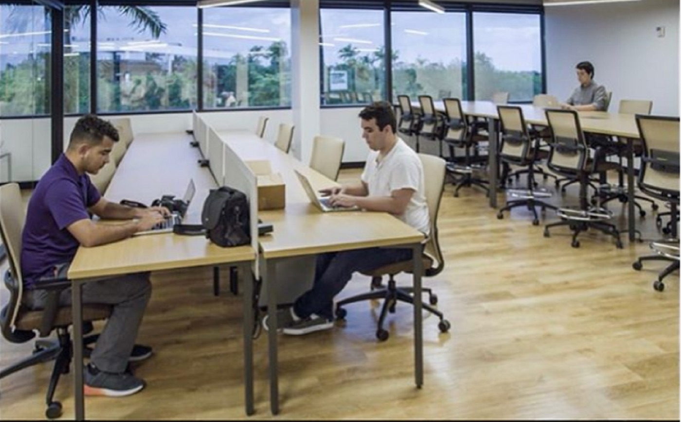 Business center Downtown Doral 8350 NW 52nd Ter. Rent office Downtown Doral 8350 NW 52nd Ter. — photo 5