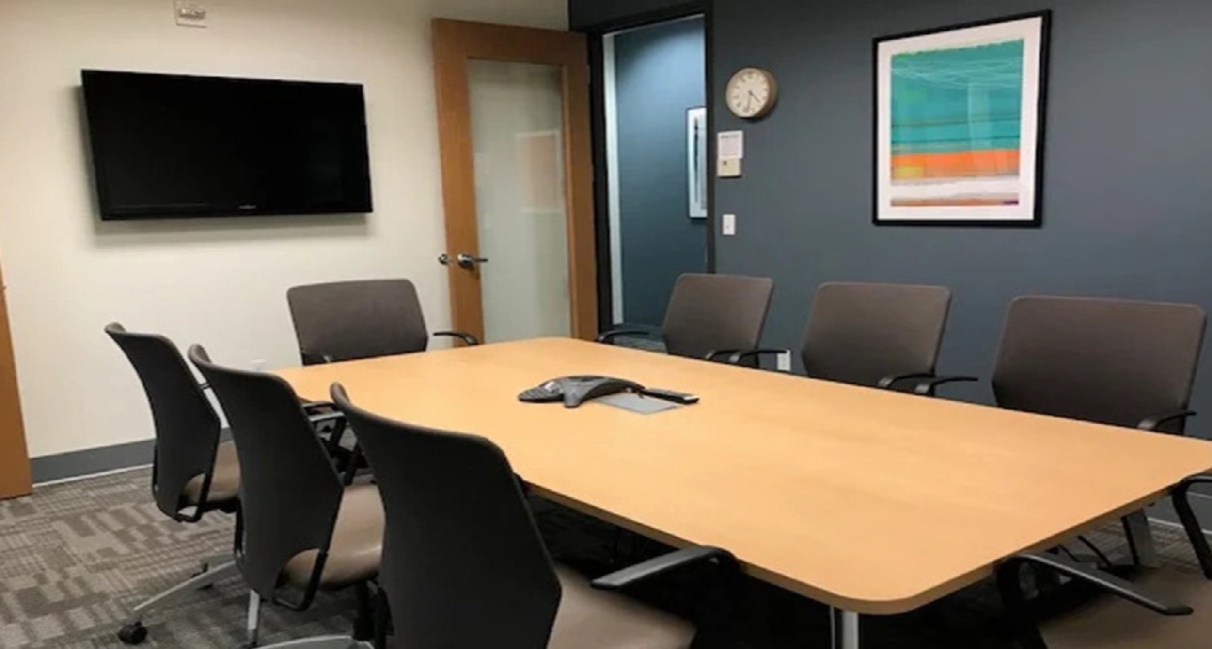 Business center 1079 S. Hover Street, Suite 200 Rent office 1079 S. Hover Street, Suite 200 — photo 9