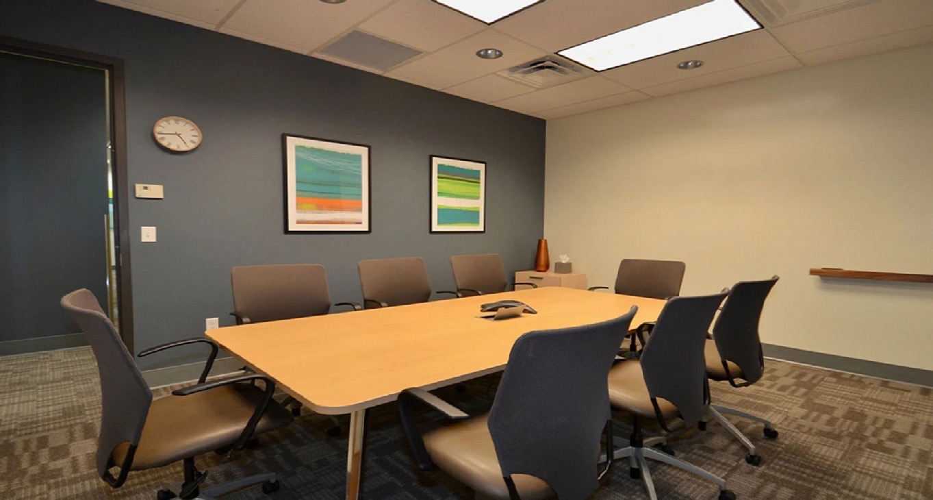 Business center 1079 S. Hover Street, Suite 200 Rent office 1079 S. Hover Street, Suite 200 — photo 2