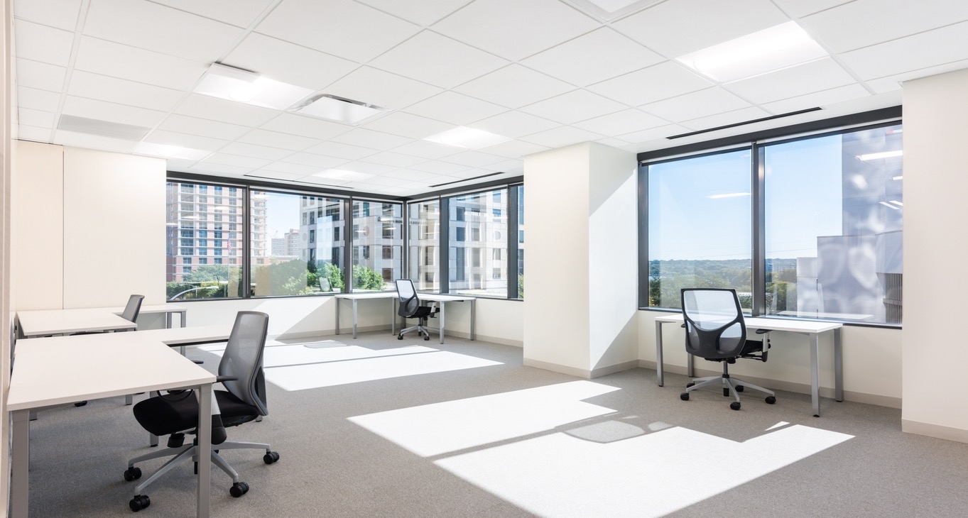 Rent office 111 Congress Avenue — photo 2