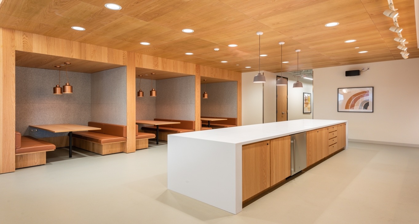 Rent office 111 Congress Avenue — photo 3