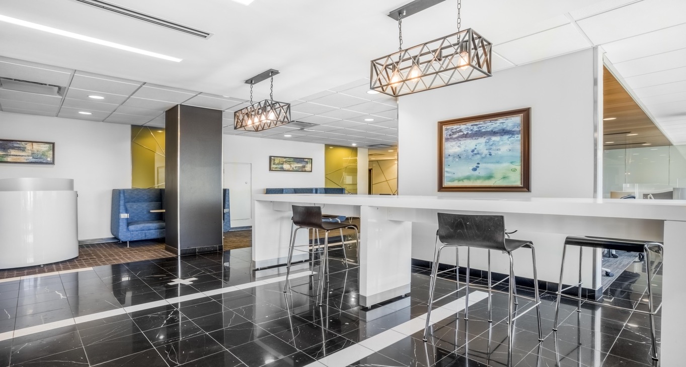 Rent office 111 West Jackson — photo 1