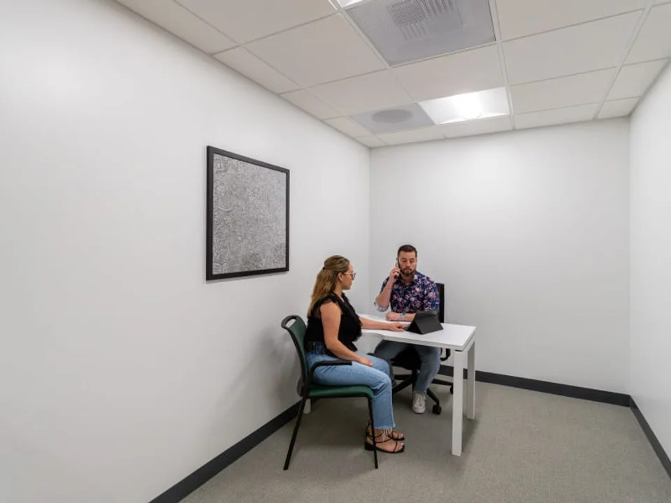 Pusat perniagaan Little Italy Rent office Little Italy — photo 15