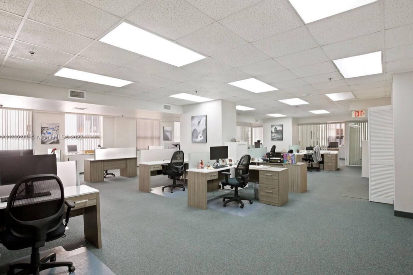 Centro de negocios 168 SE 1st ST Rent office 168 SE 1st ST — photo 3