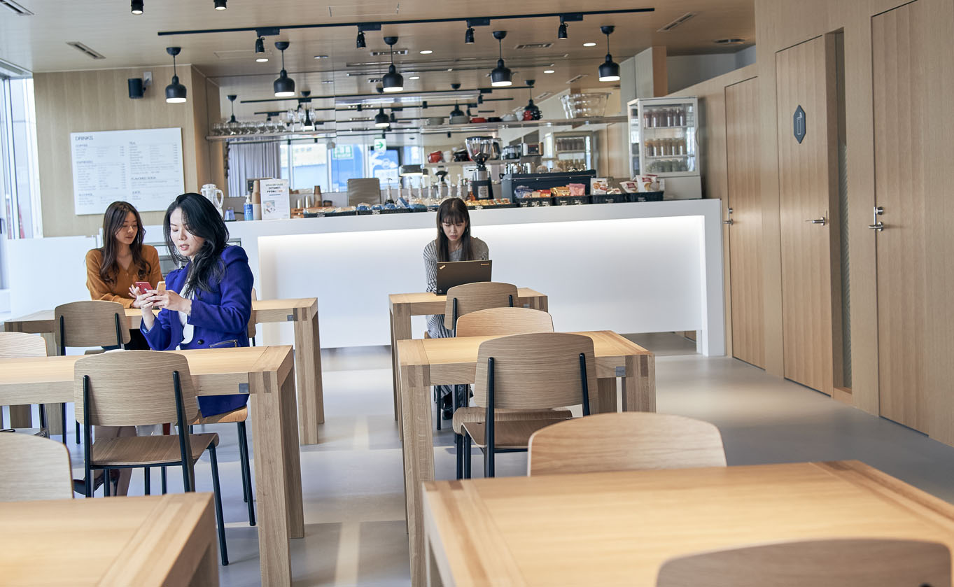 Business center 1-4-11 Nishi Shinjyuku Rent office 1-4-11 Nishi Shinjyuku — photo 2