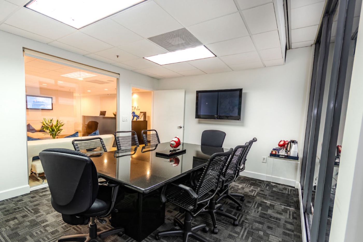 Centro de negocios 1110 Brickell Ave Rent office 1110 Brickell Ave — photo 10