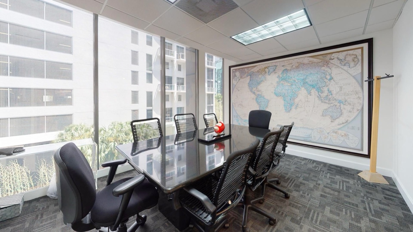 Centro de negocios 1110 Brickell Ave Rent office 1110 Brickell Ave — photo 3