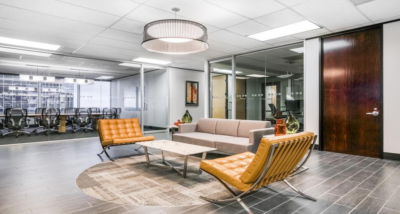 Rent office 12 Greenway Plaza — photo 1