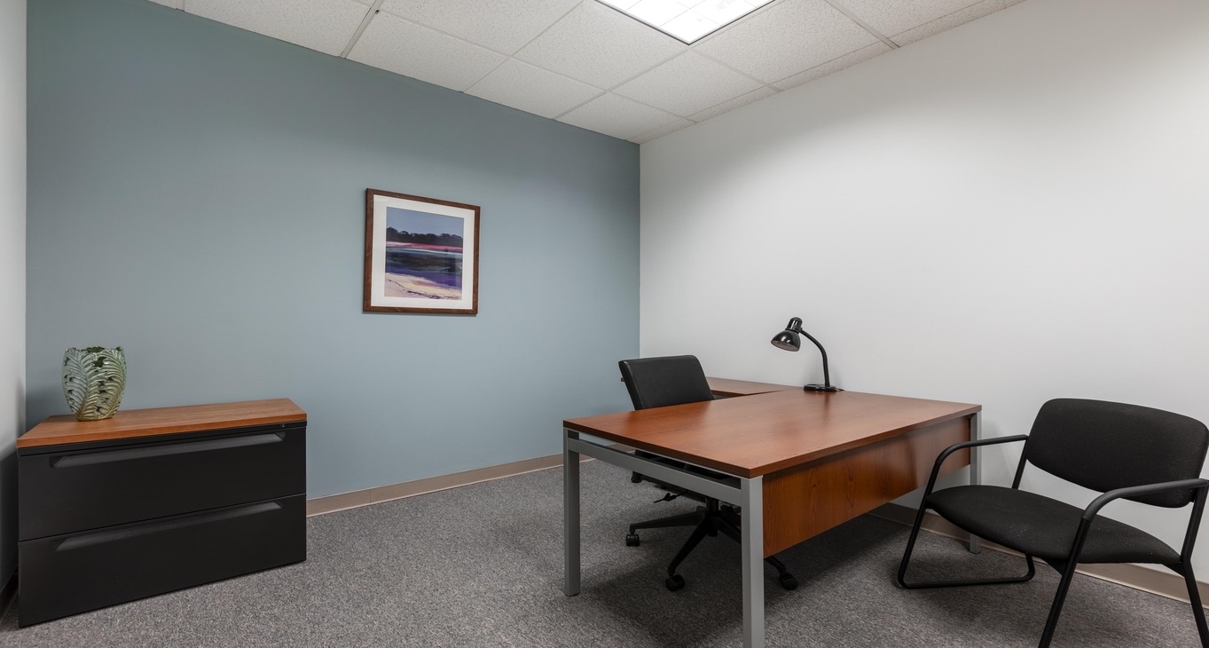 Rent office 12 Penns Trail — photo 3
