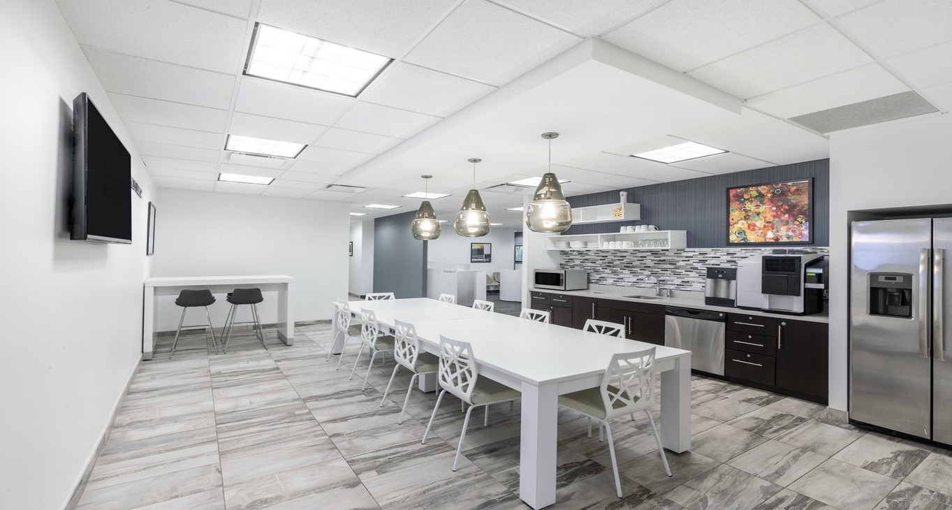 Rent office 1325 Avenue of the Americas — photo 5