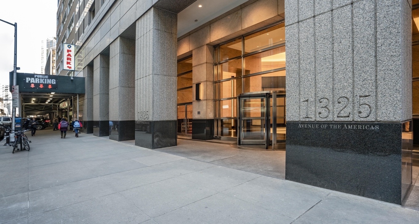 Rent office 1325 Avenue of the Americas — photo 1