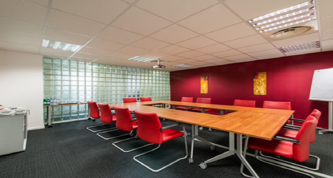 Rent office 13 rue Camille Desmoulins — photo 3