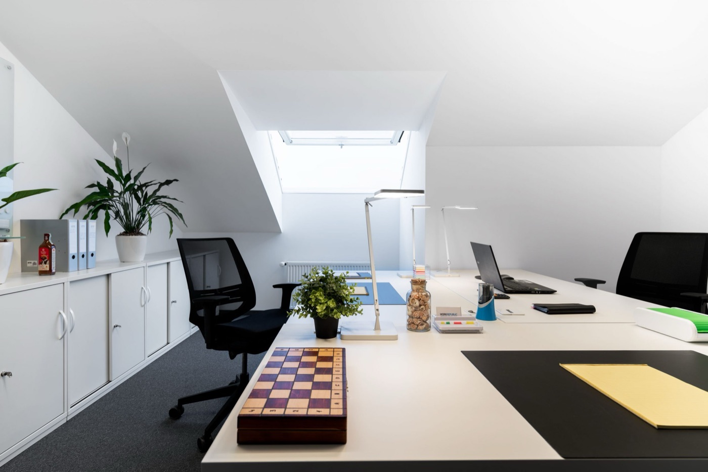 Businesscenter Oberanger 6 Rent office Oberanger 6 — photo 1