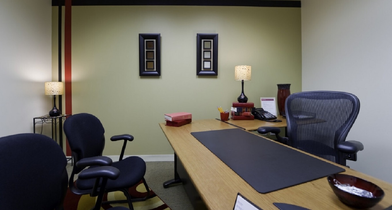 Rent office 15950 North Dallas Parkway — photo 1