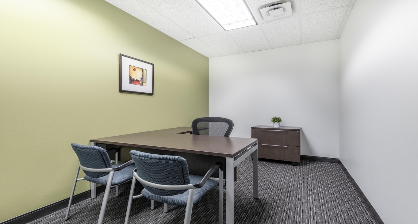 Rent office 1600 Broadway — photo 3