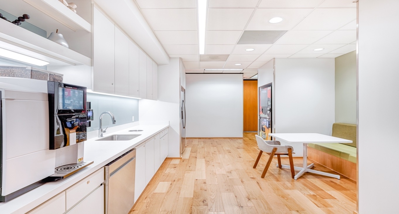 Rent office 16225 Park Ten Place — photo 4