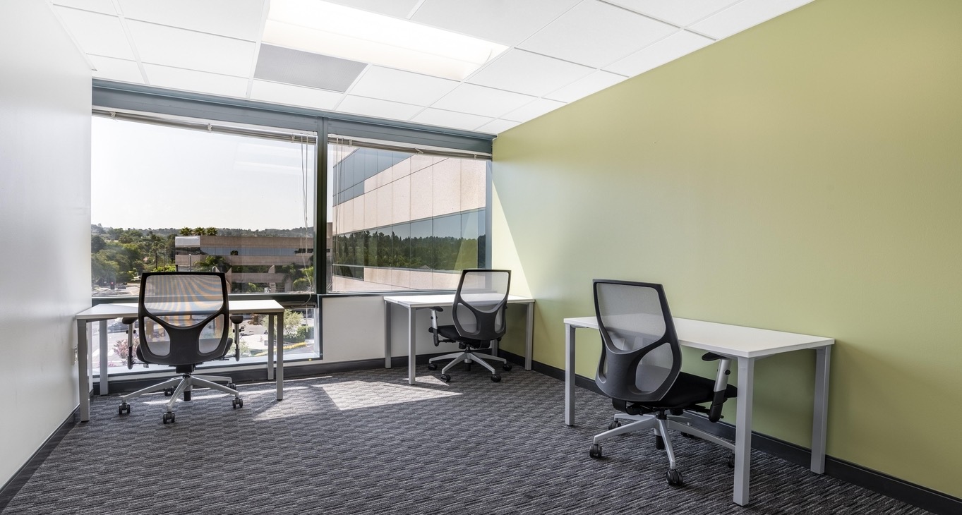 Rent office 16501 Ventura Boulevard — photo 3