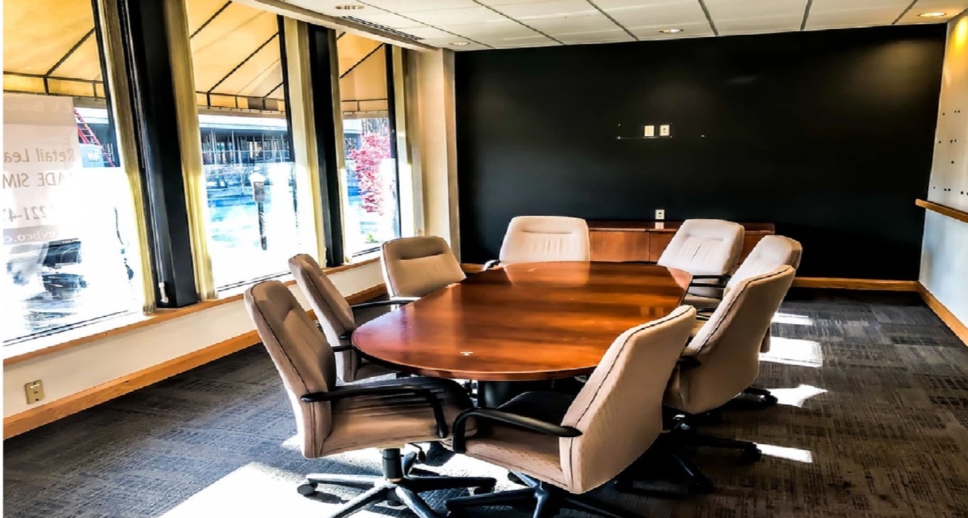 Rent office 165 N. Fifth St. — photo 1