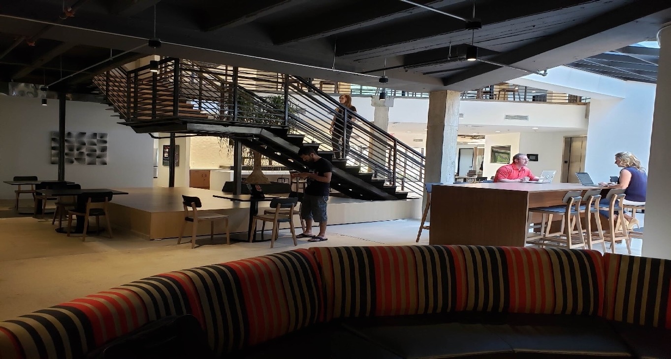 Rent office 17250 Dallas Parkway — photo 5