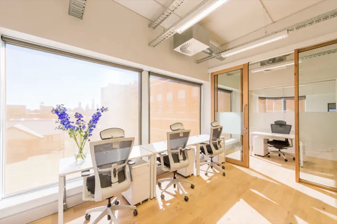 Rent office 114 NW 25th St — photo 1