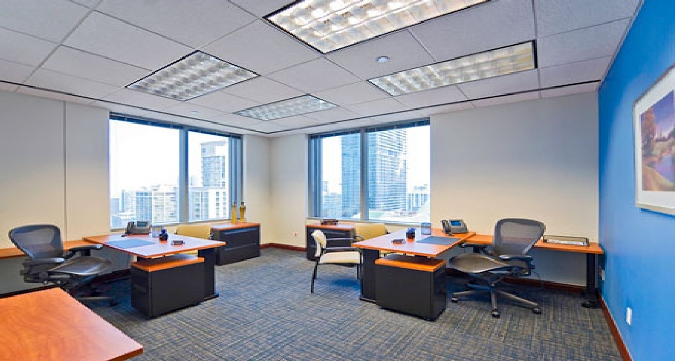 Business centrum 180 N. Stetson Street Rent office 180 N. Stetson Street — photo 10