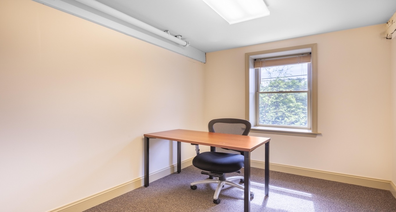 Rent office 196 West Ashland Street — photo 4