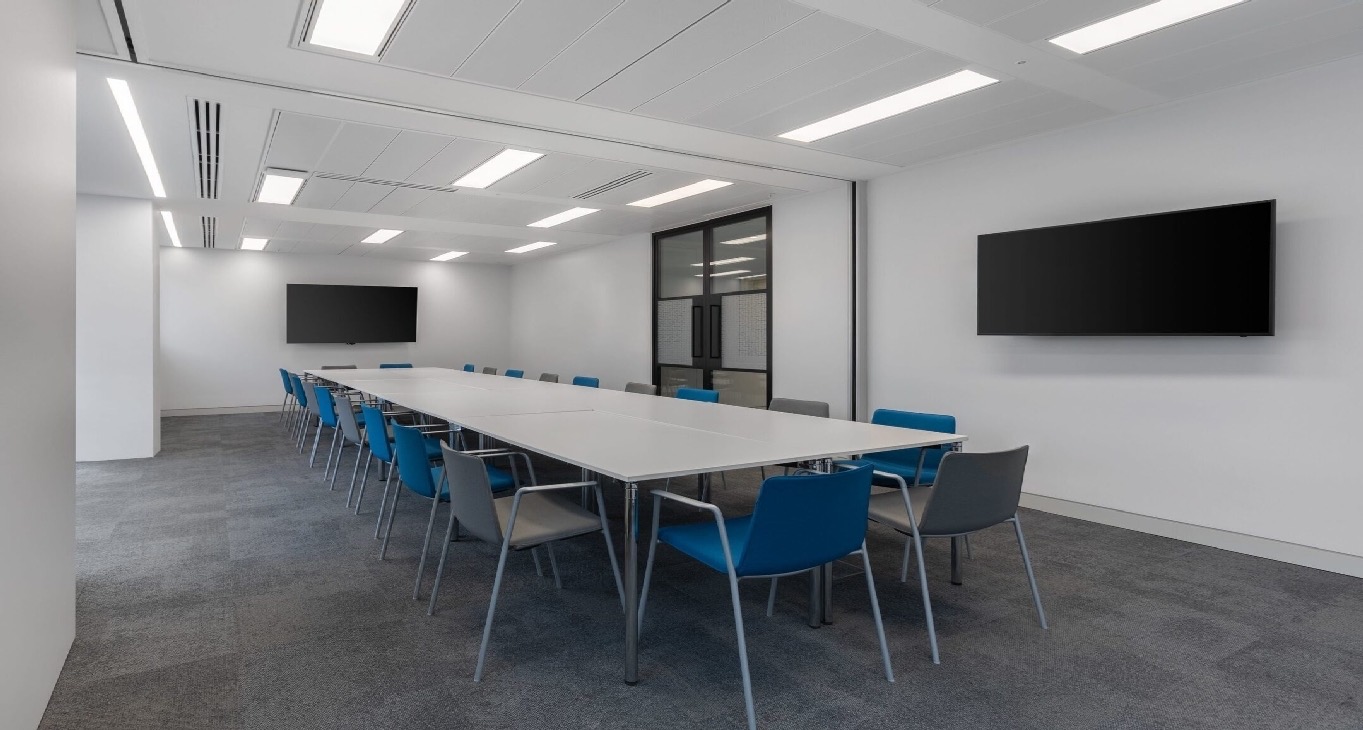Rent office 20 Saint Andrew Street — photo 1