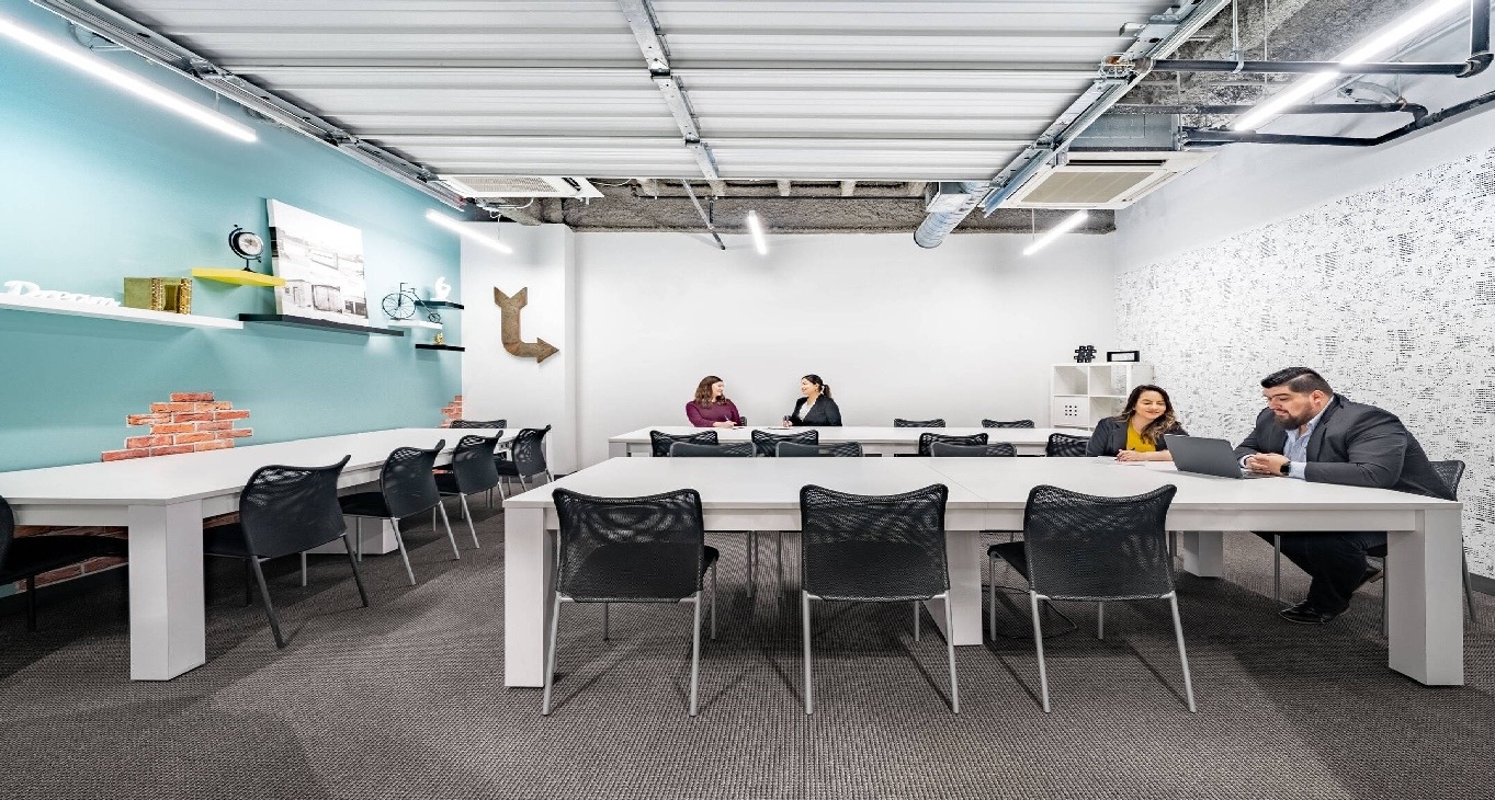 Rent office 2100 West Loop South — photo 4