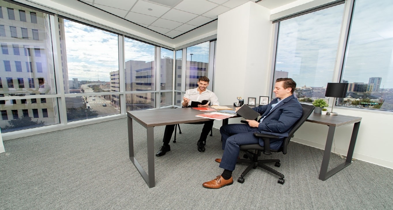 Rent office 2101 Cedar Springs Rd — photo 1