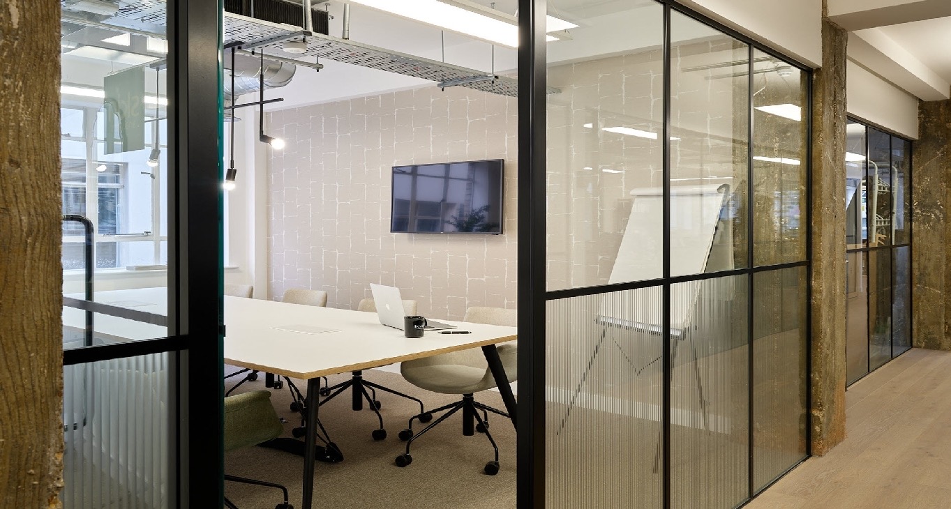 Rent office Kingsbourne House — photo 2