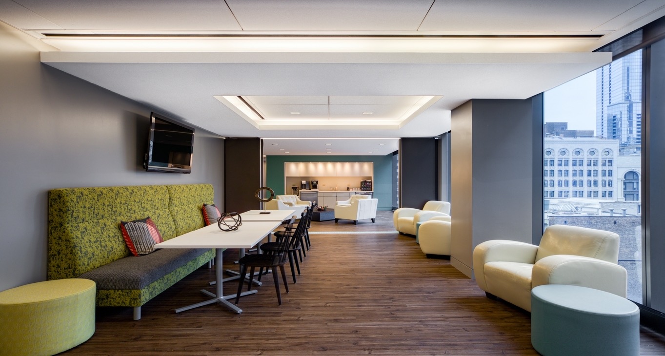 Rent office 22 West Washington — photo 1