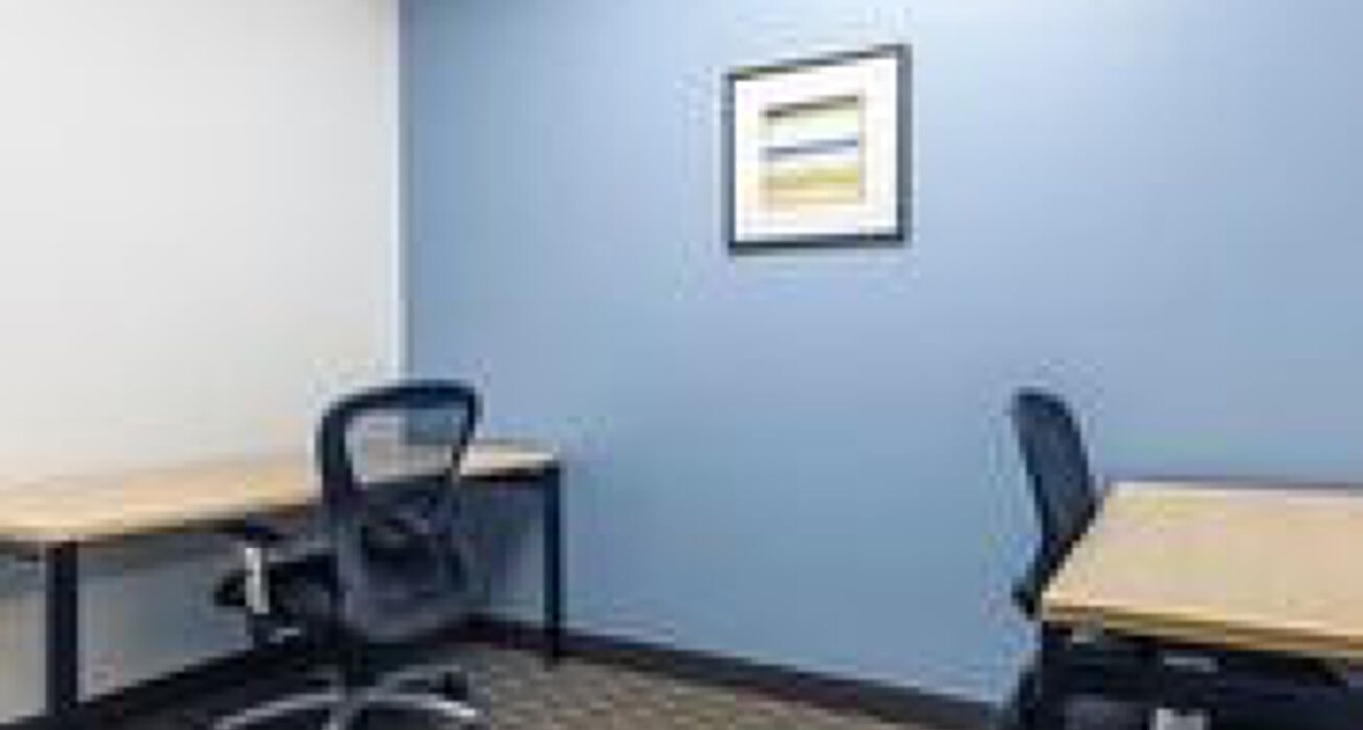 Rent office 2425 West Loop South — photo 1