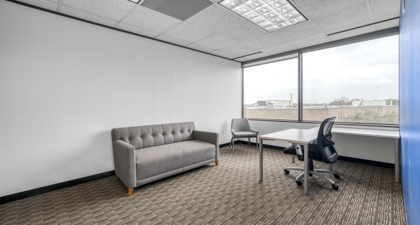Rent office 2500 Wilcrest Drive — photo 8
