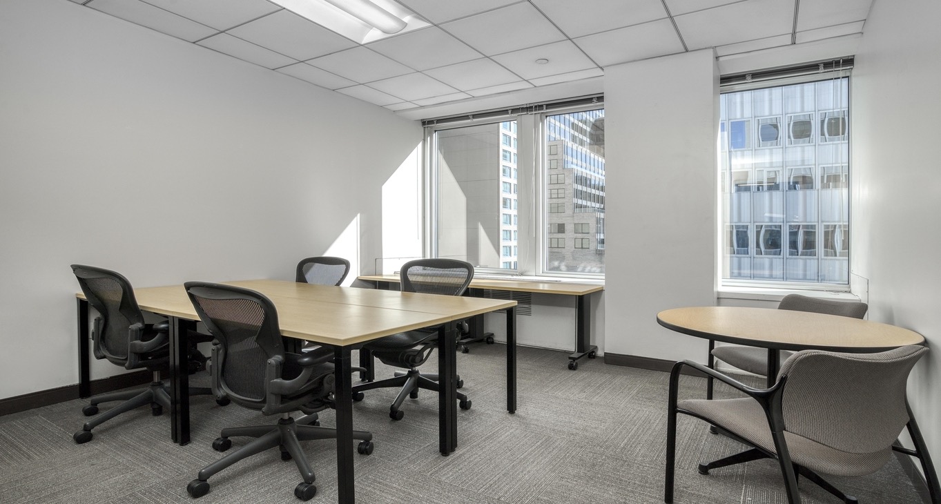 Rent office 260 Madison Avenue — photo 1