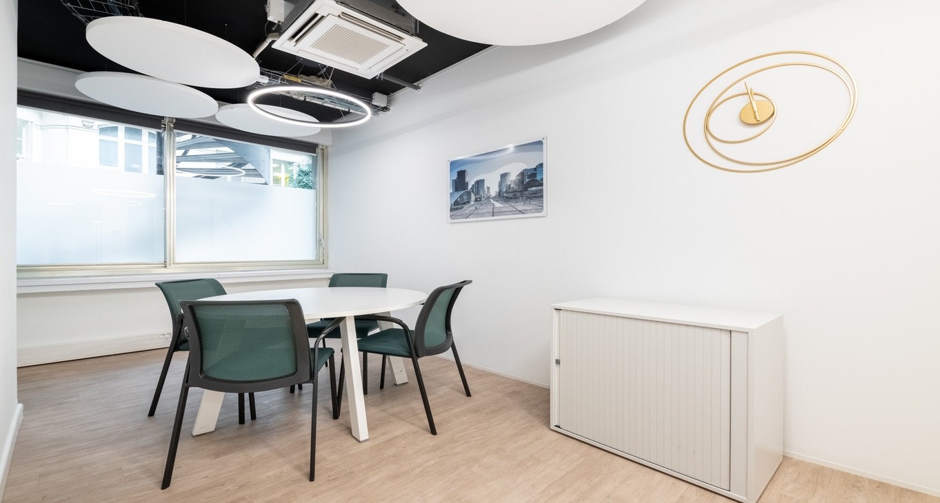 Rent office 29 Rue Blanche — photo 8