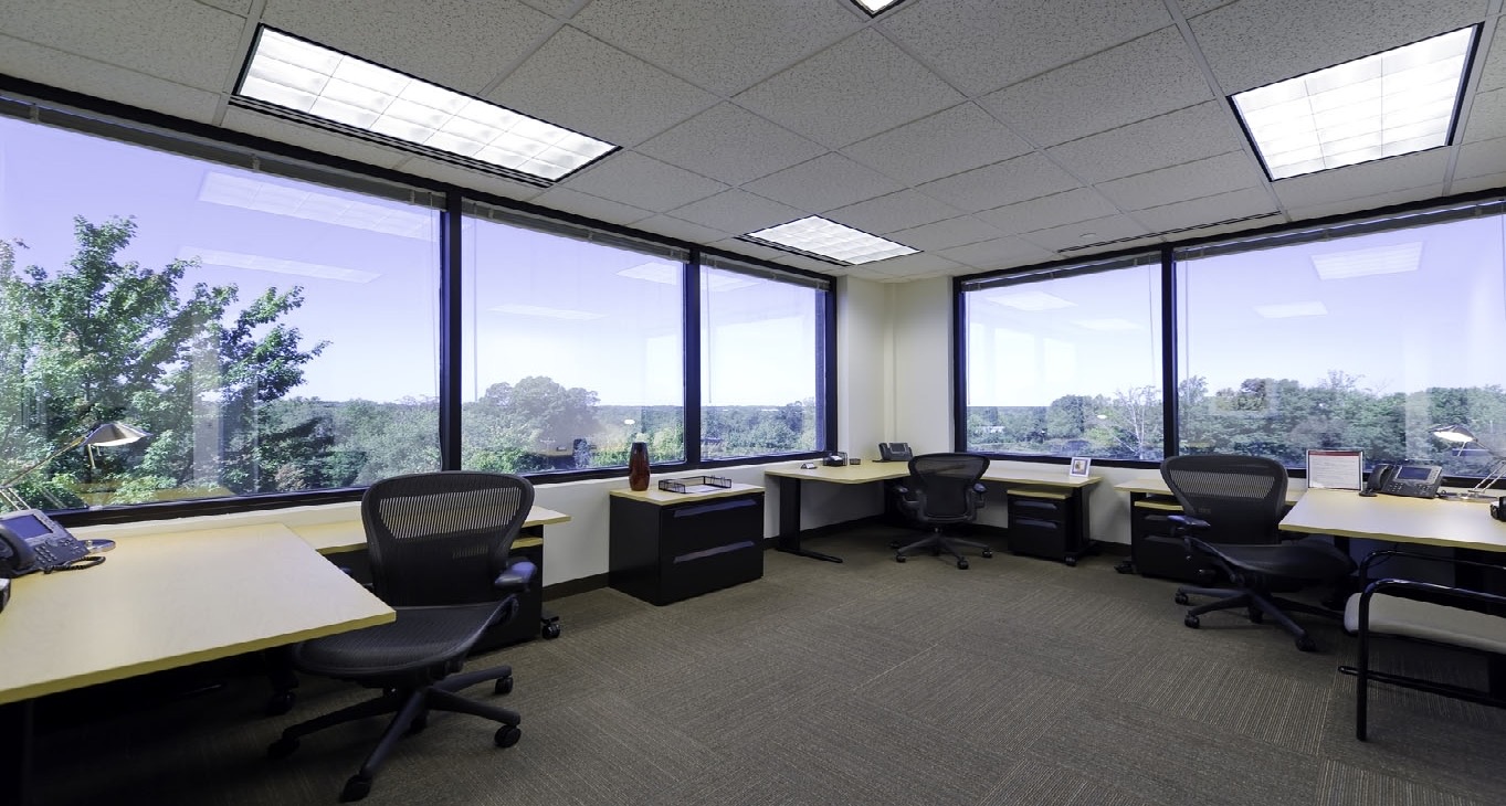 Rent office 301 McCullough Drive — photo 4