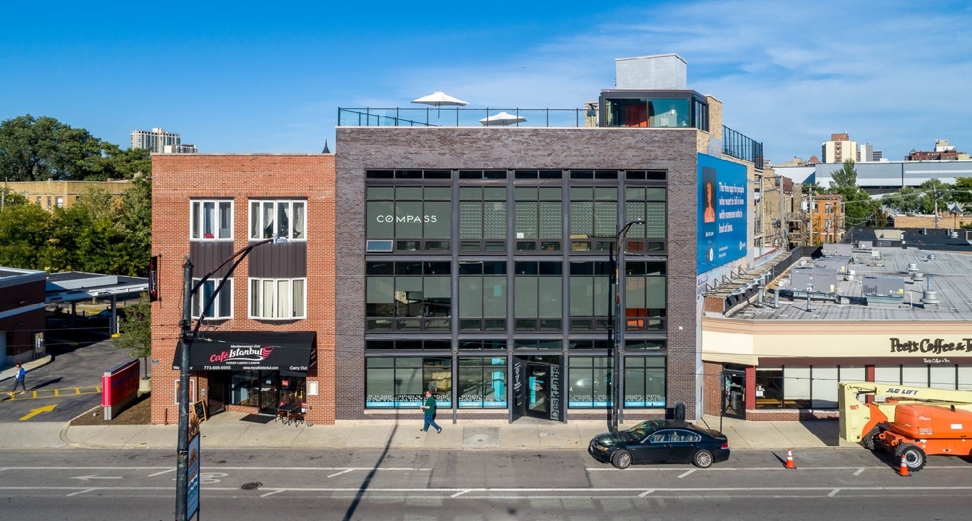 Rent office 3033 N Clark St — photo 12