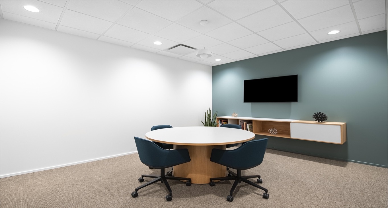 Rent office 307 West Tremont Avenue — photo 9