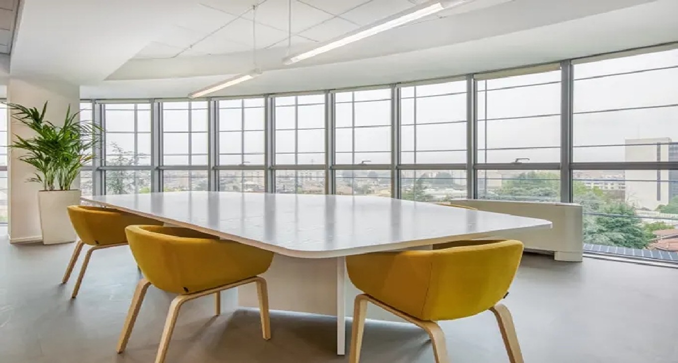 Rent office 3117 Whiting Ave — photo 1